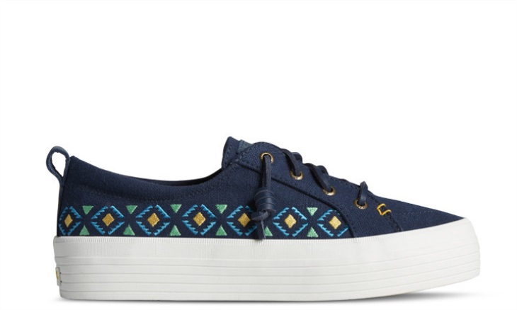 Women's Crest Vibe Platform Embroidered Sneaker Array Sperry